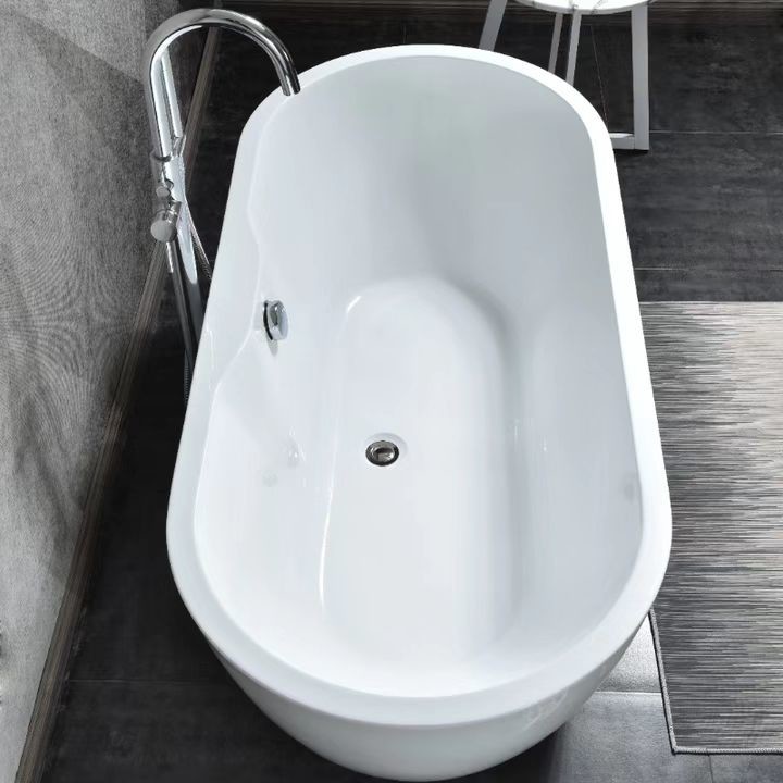 soaker tub with armrests
